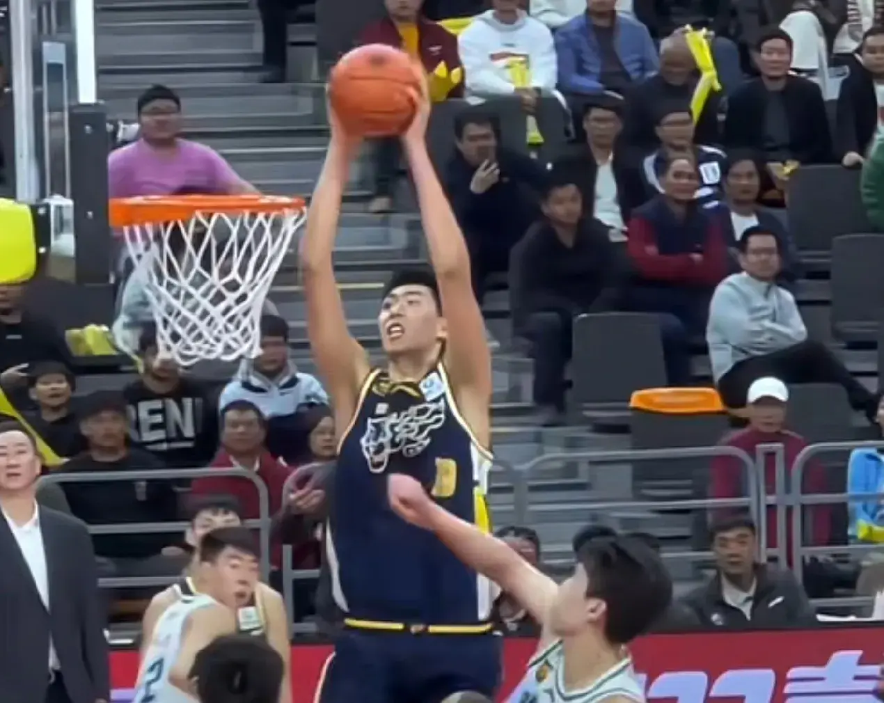 概率给徐昕, 的就是中锋 概率给徐昕, 的就是中锋